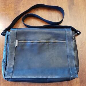 eBags vintage‎ leather computer bag black